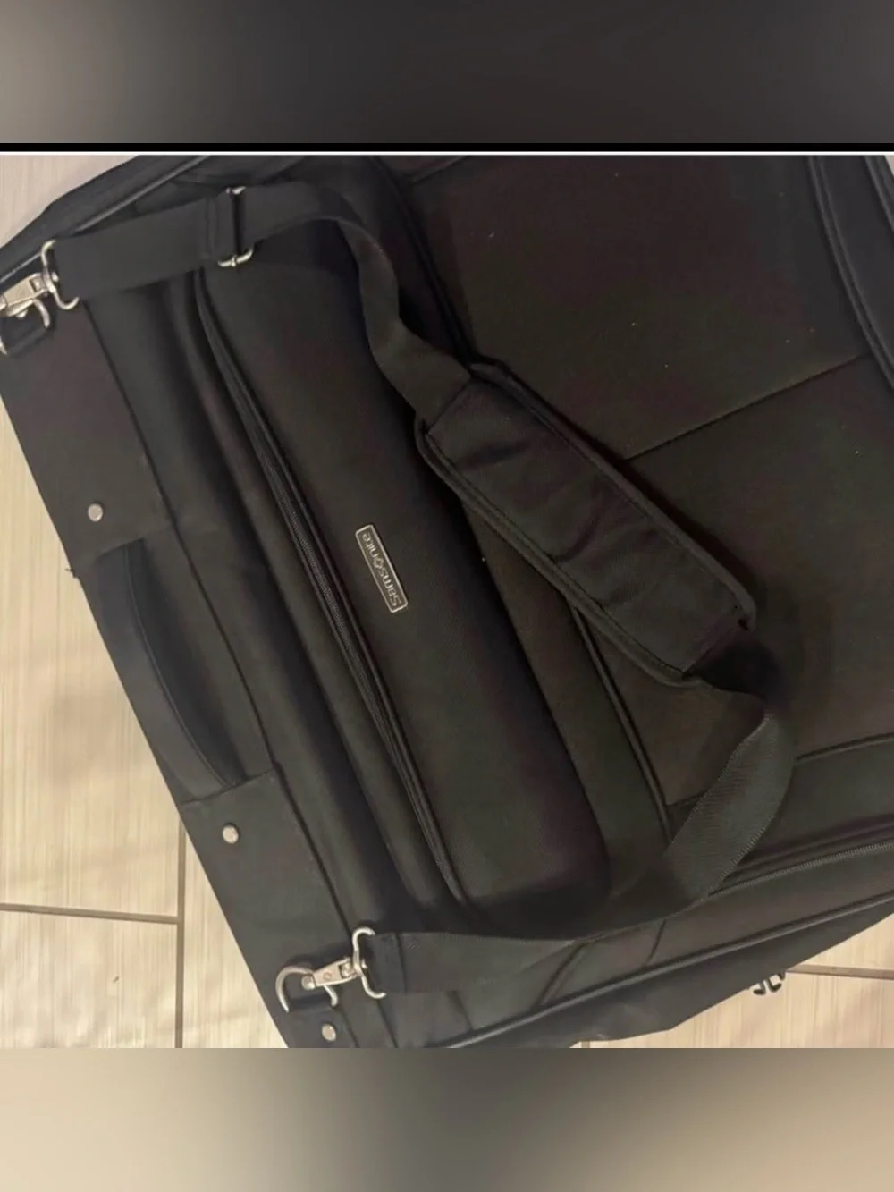 Samsonite Bifold Garment Bag 24x22x4 NWOT Black